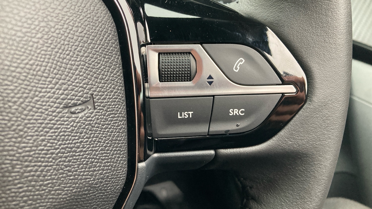 Used Peugeot 2008 2025 for sale - 76222110: Photo 24