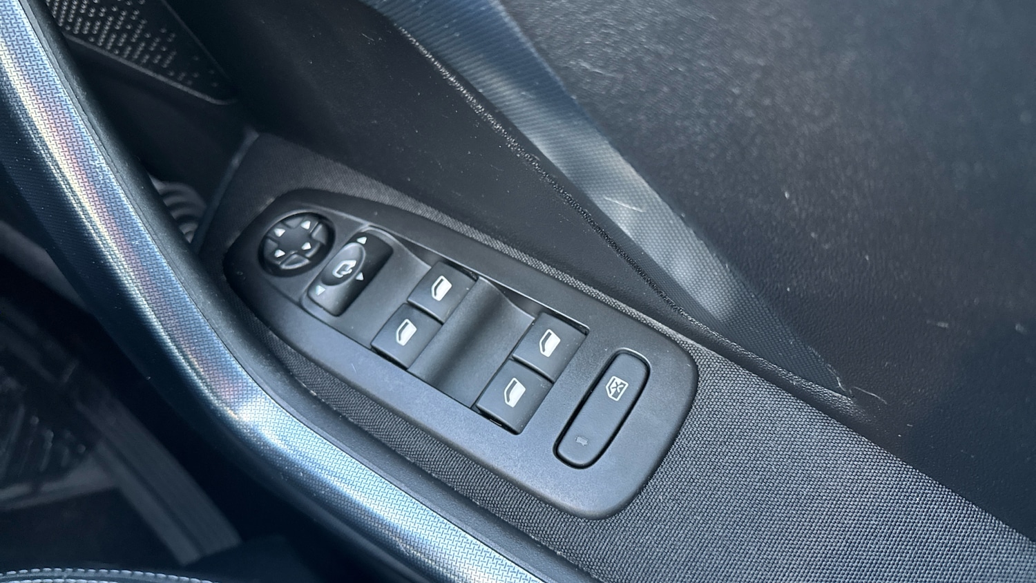 Used Peugeot 2008 2018 for sale - 77172909: Photo 23