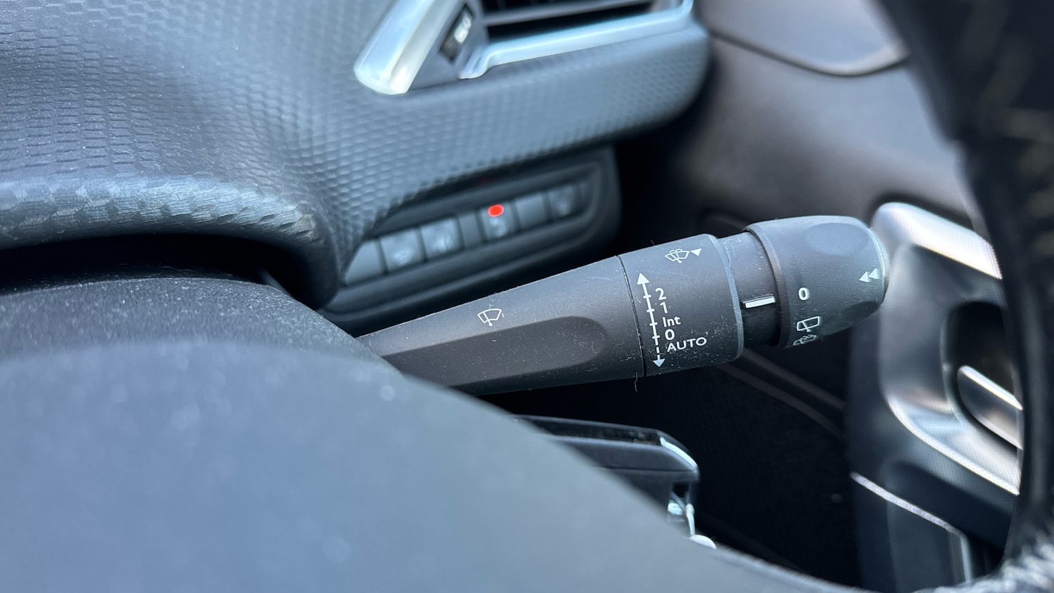 Used Peugeot 2008 2018 for sale - 77172909: Photo 25