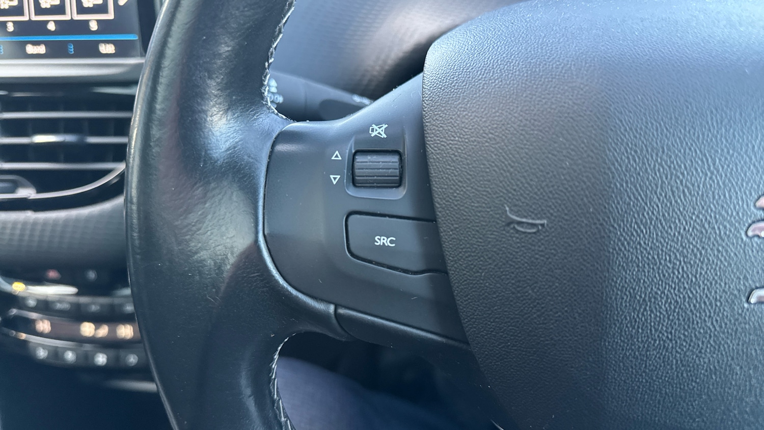 Used Peugeot 2008 2018 for sale - 77172909: Photo 27