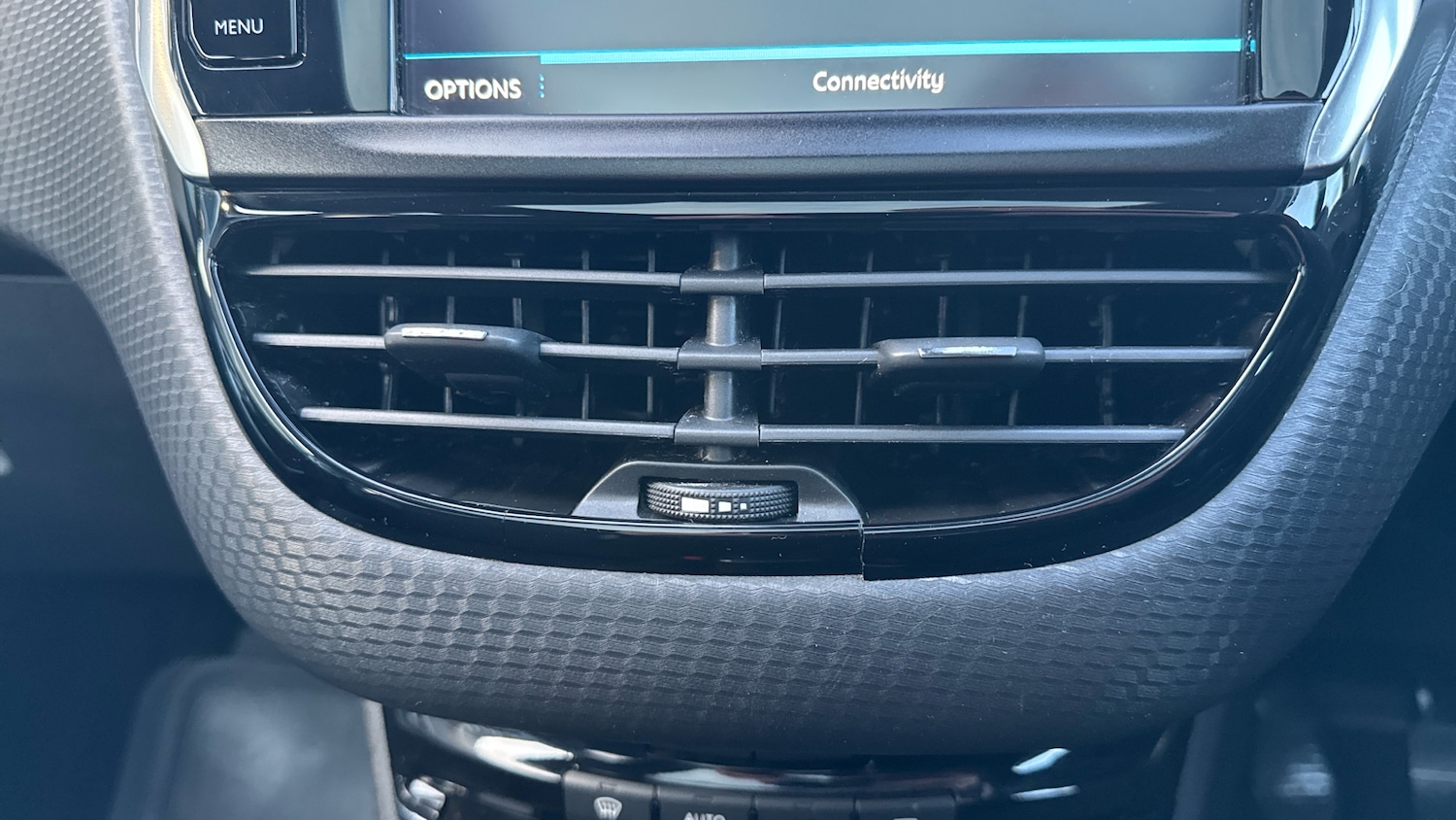 Used Peugeot 2008 2018 for sale - 77172909: Photo 35