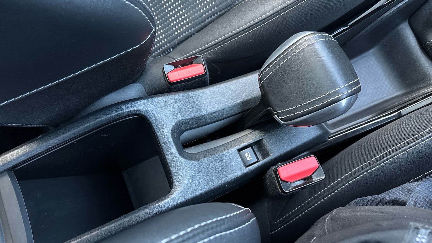 Used Peugeot 2008 2018 for sale - 77172909: Photo 39