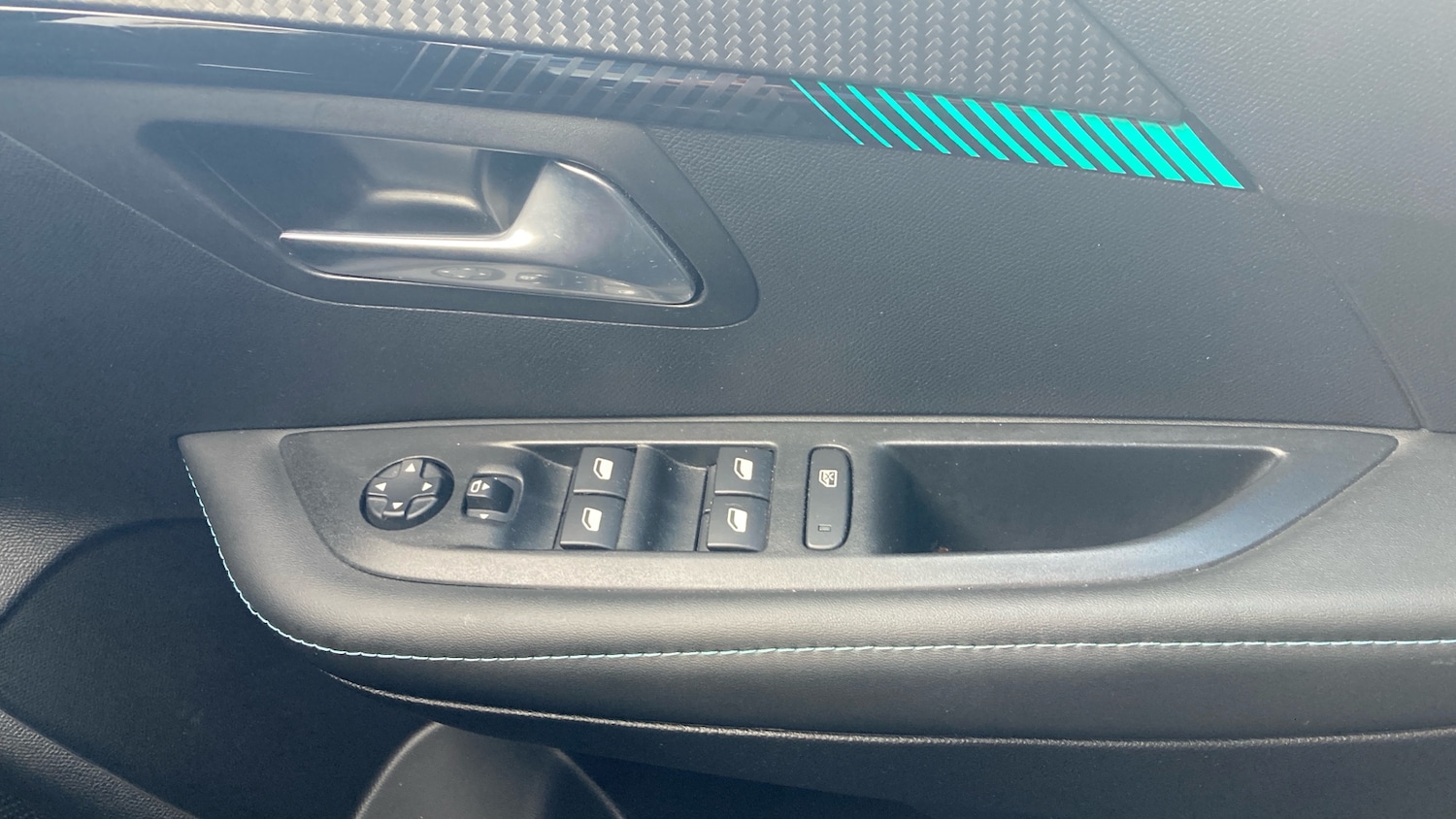 Used Peugeot 208 2023 for sale - 77883752: Photo 25