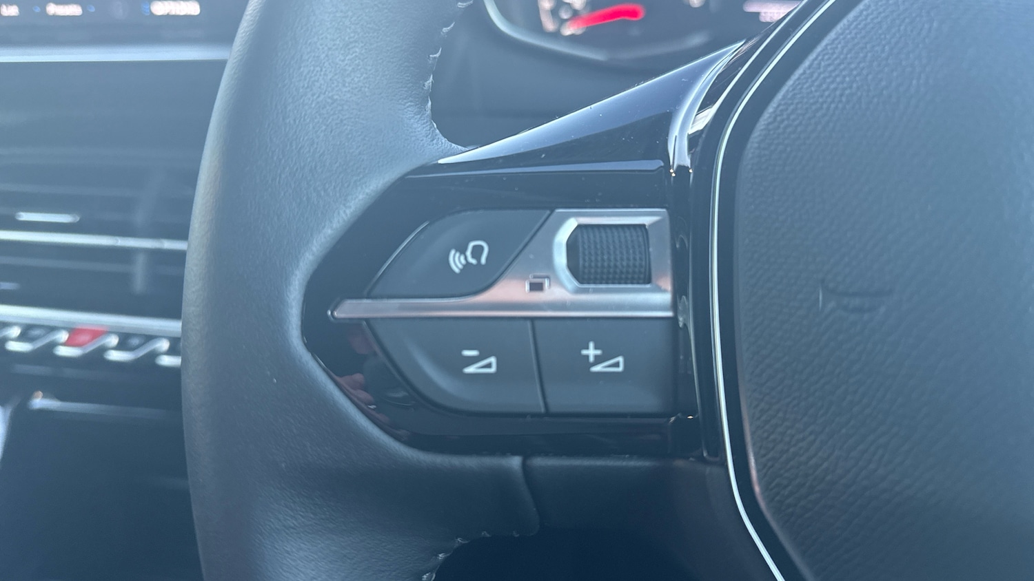 Used Peugeot 208 2023 for sale - 77104492: Photo 28