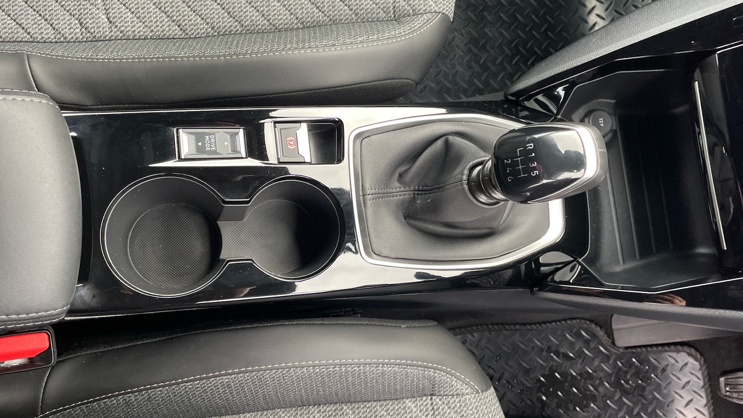 Used Peugeot 2008 2025 for sale - 77300280: Photo 13