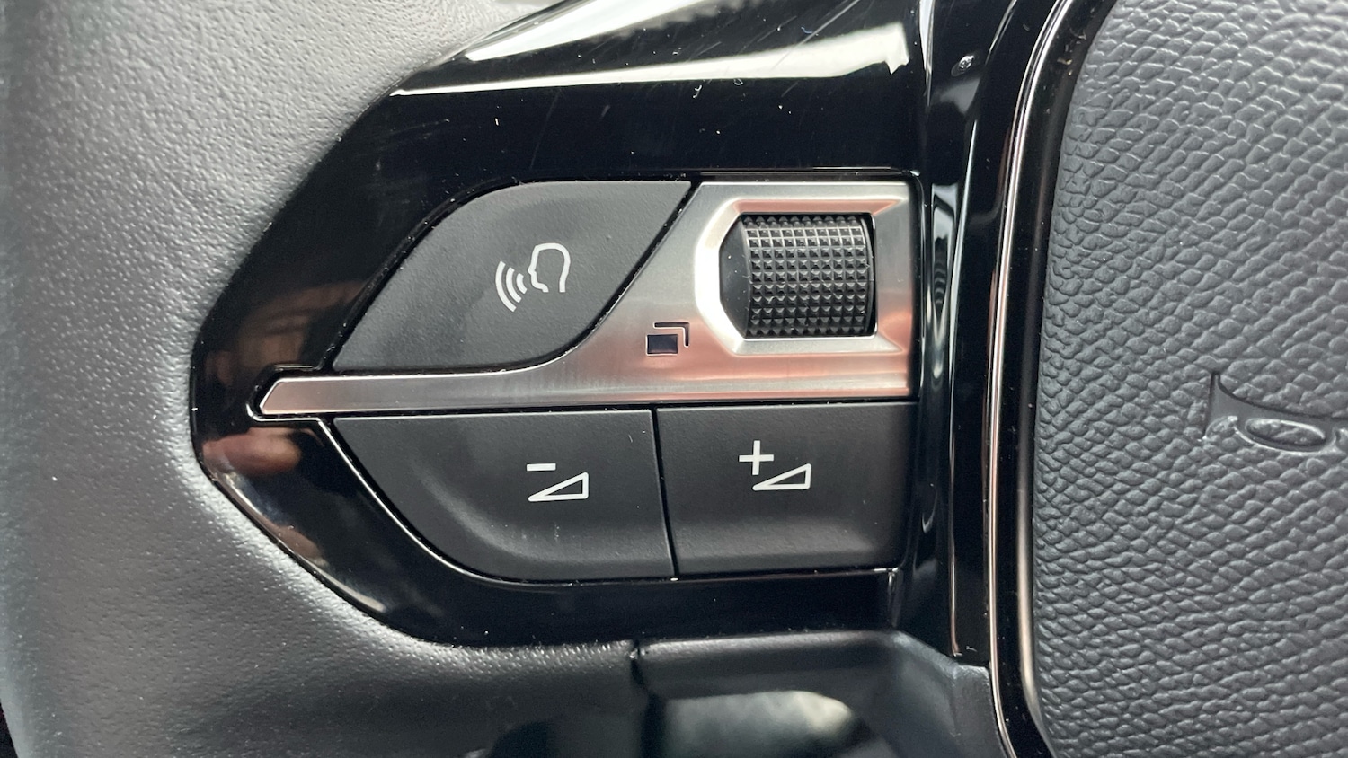 Used Peugeot 2008 2025 for sale - 77300280: Photo 24