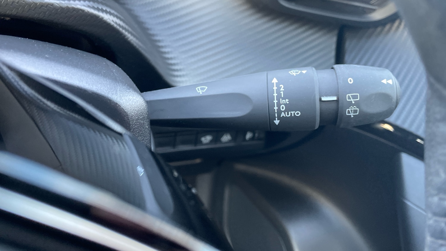 Used Peugeot 2008 2023 for sale - 77379109: Photo 28