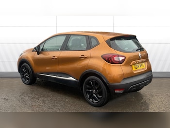 Used Renault Captur 2018 for sale - 76532142: Photo