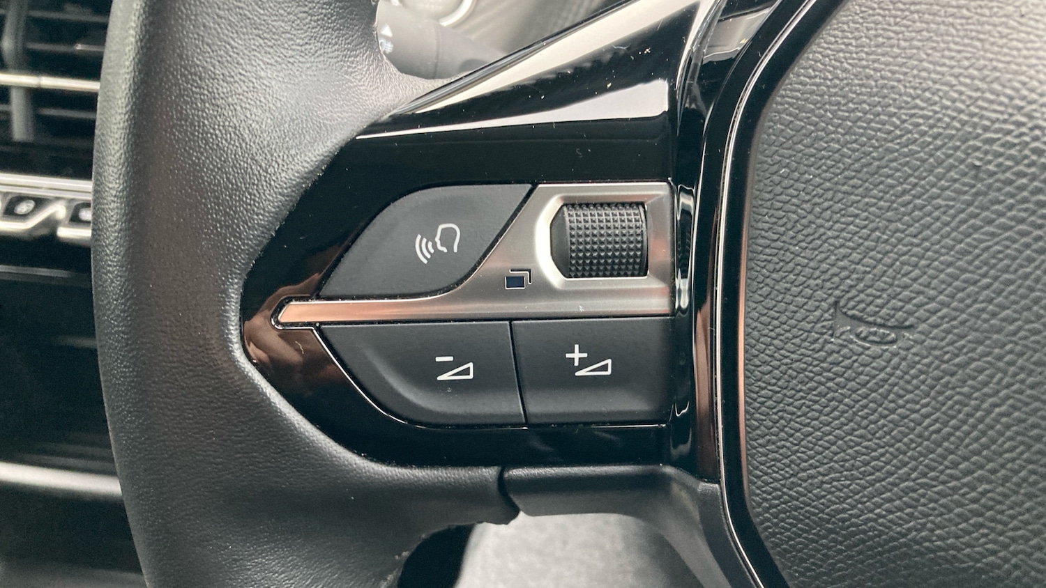 Used Peugeot 208 2022 for sale - 77151928: Photo 26