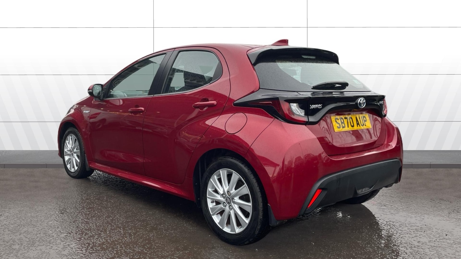 Used Toyota Yaris 2020 for sale - 77247235: Photo 2