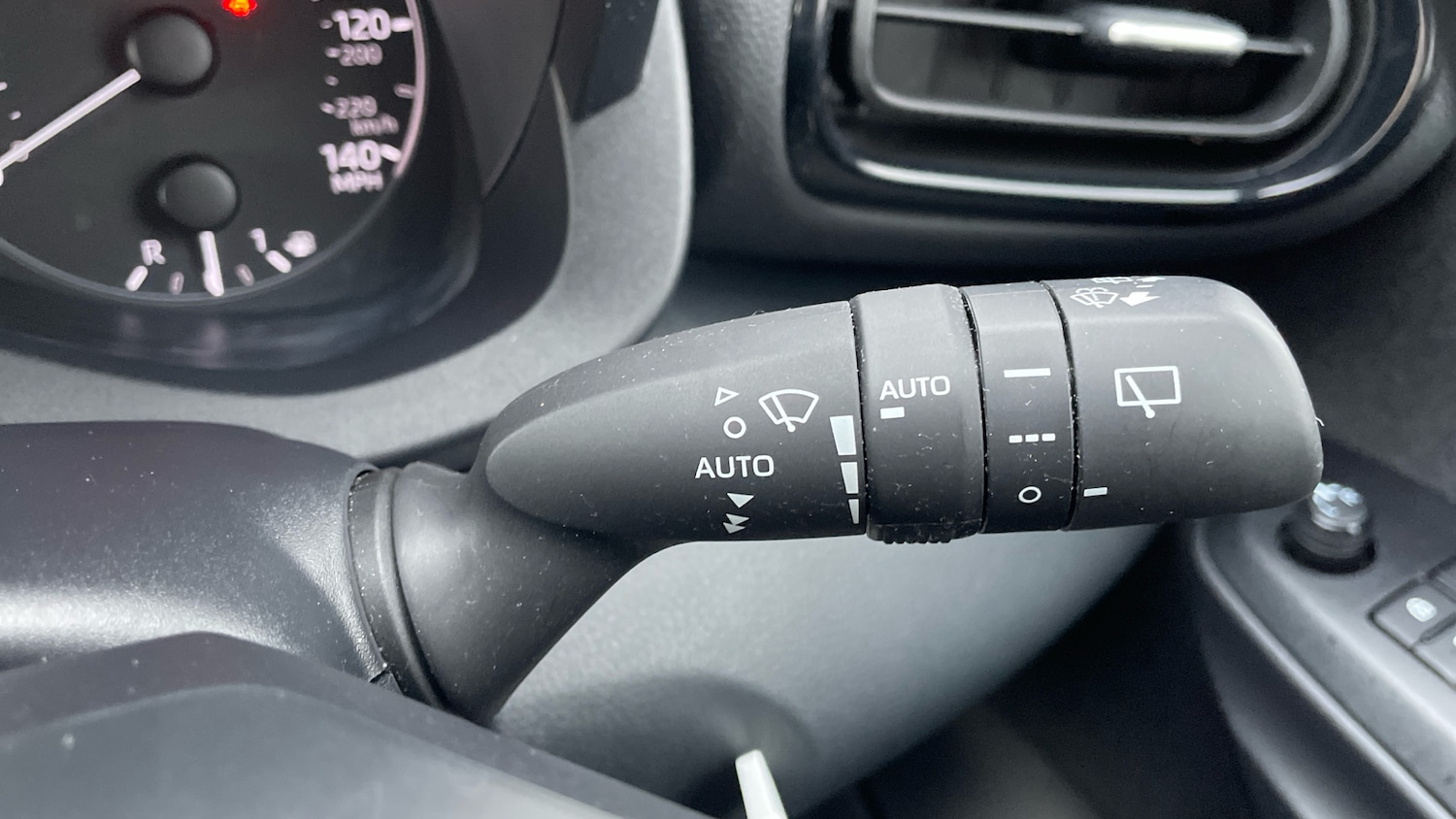 Used Toyota Yaris 2020 for sale - 77247235: Photo 24