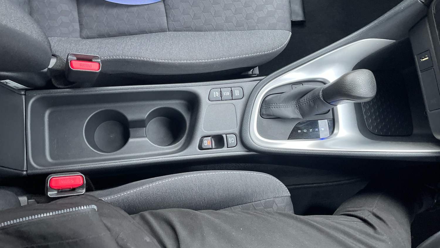 Used Toyota Yaris 2020 for sale - 77247235: Photo 41