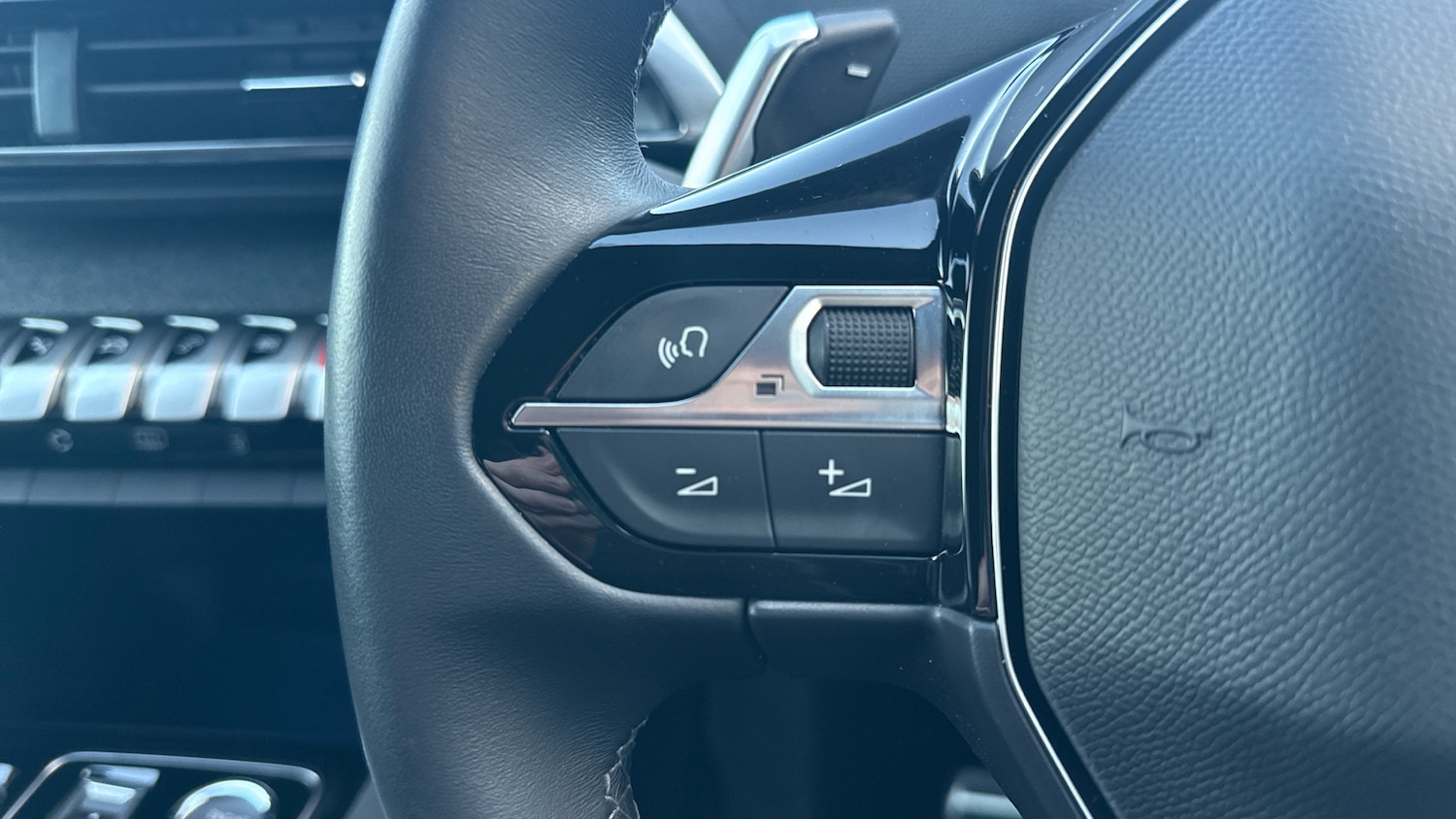 Used Peugeot 5008 2023 for sale - 76627832: Photo 28