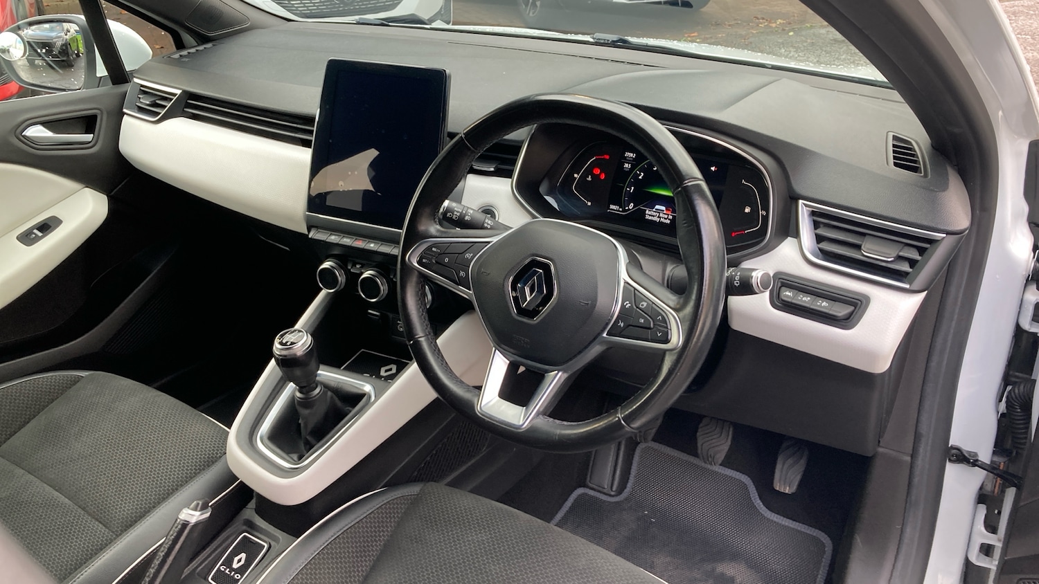 Used Renault Clio 2021 for sale - 76497176: Photo 11