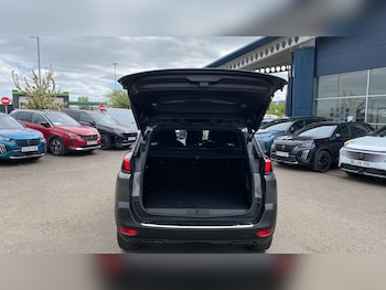 Used Peugeot 5008 2023 for sale - 78389472: Photo