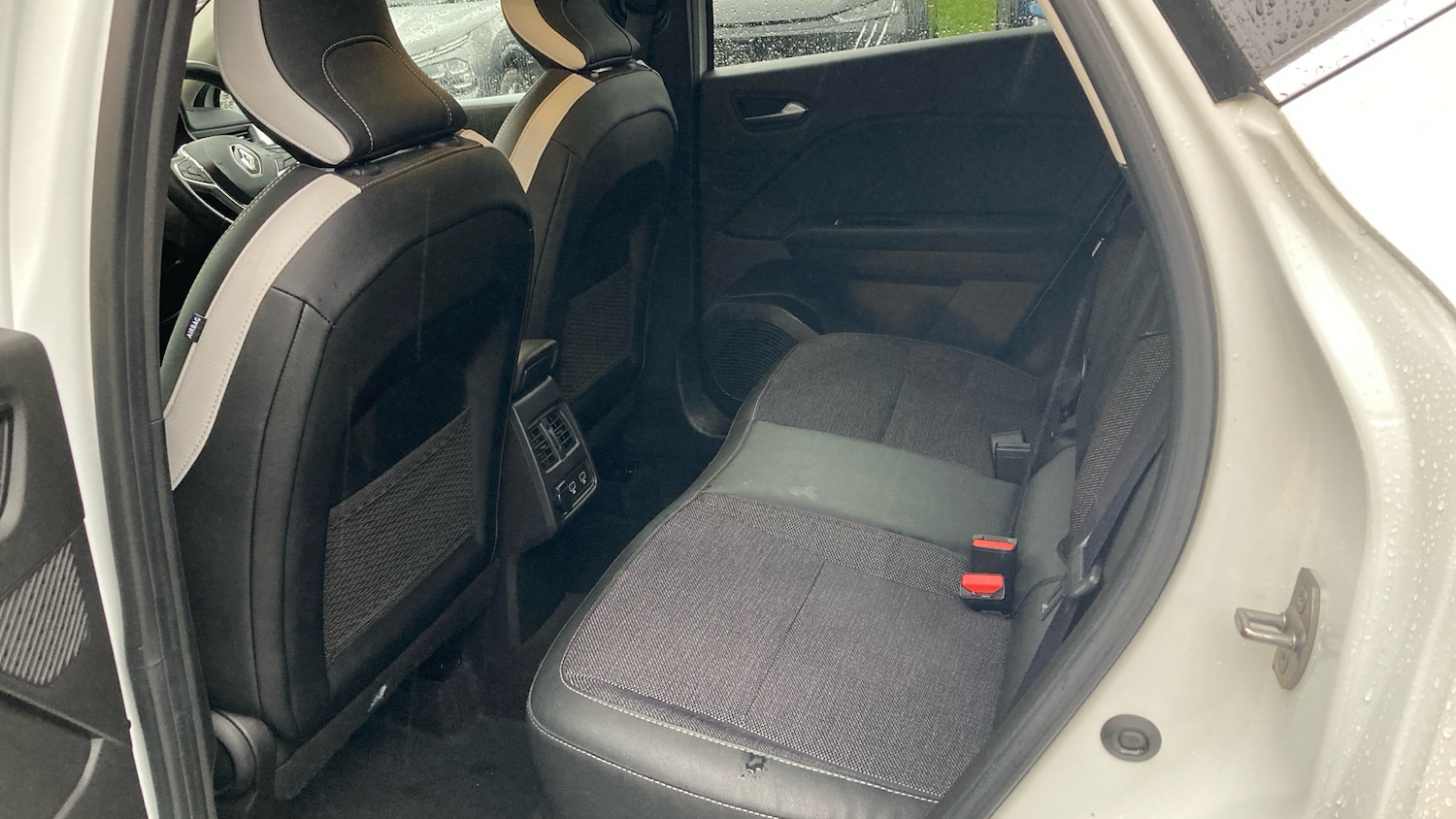 Used Renault Captur 2024 for sale - 76452632: Photo 16