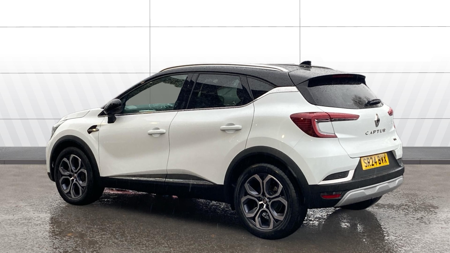 Used Renault Captur 2024 for sale - 76452632: Photo 2