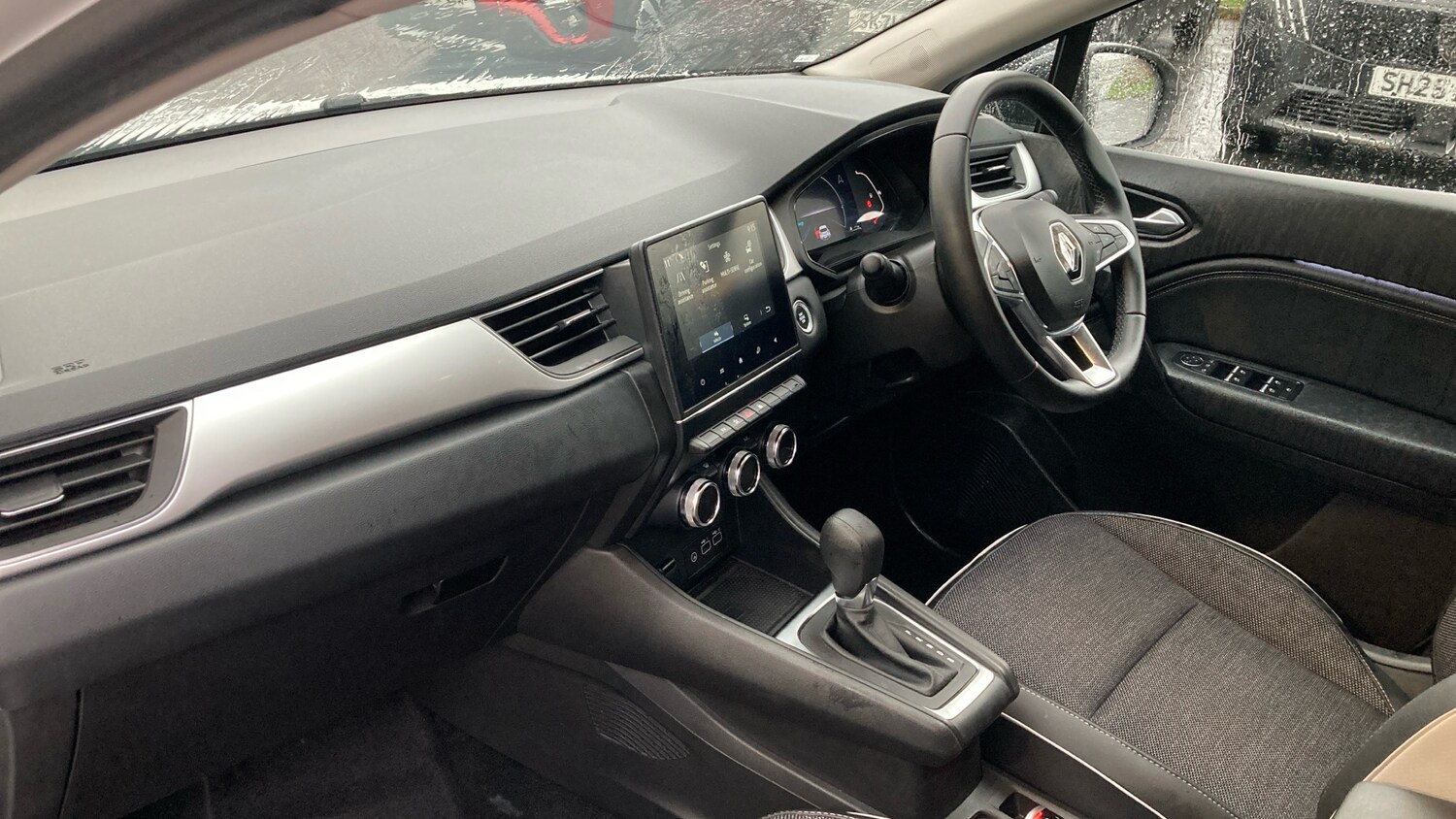 Used Renault Captur 2024 for sale - 76452632: Photo 9