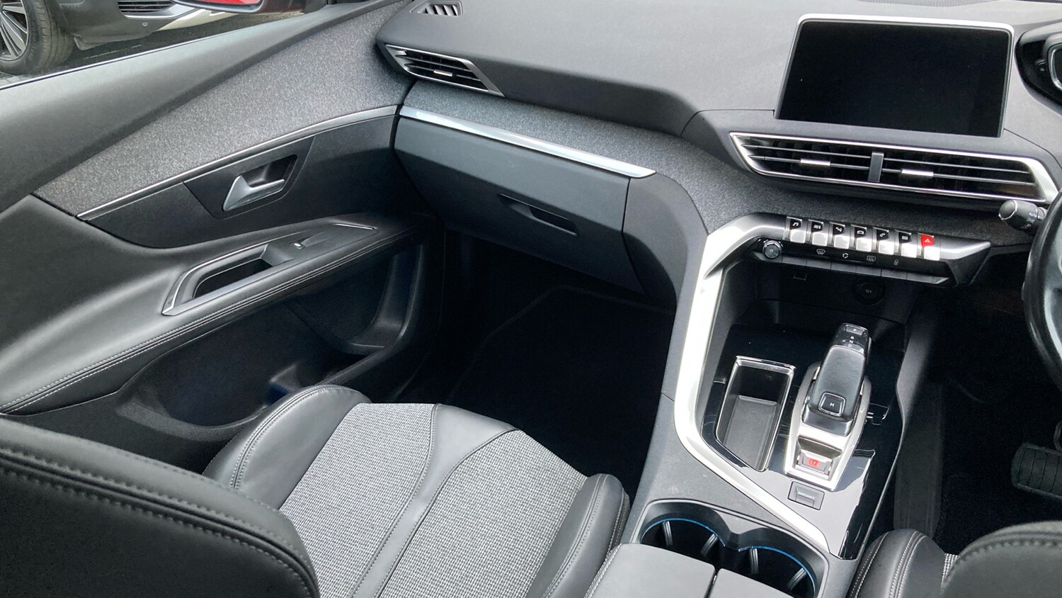 Used Peugeot 3008 2018 for sale - 77570567: Photo 14