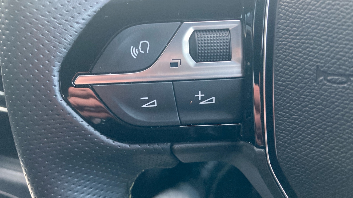 Used Peugeot 2008 2024 for sale - 76862275: Photo 27