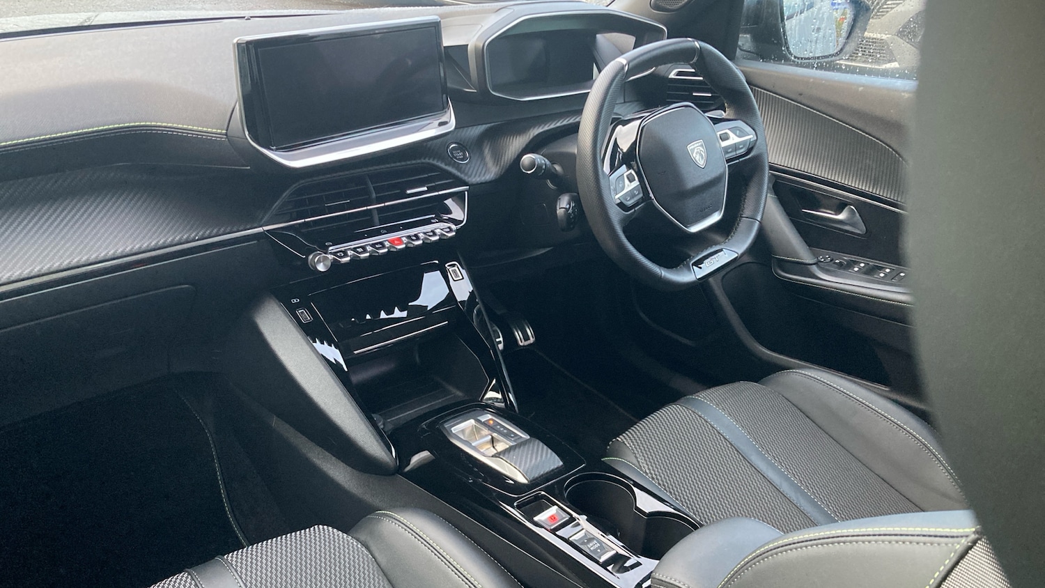 Used Peugeot 2008 2024 for sale - 76862275: Photo 9