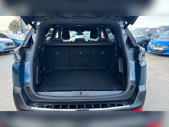 Used Peugeot 5008 2022 for sale - 77983867: Photo