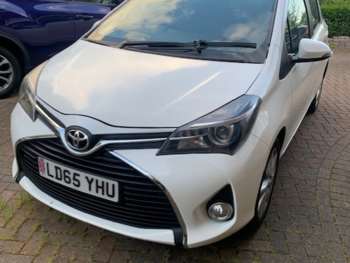 Used Toyota Yaris 2015 for sale - 74633418: Photo