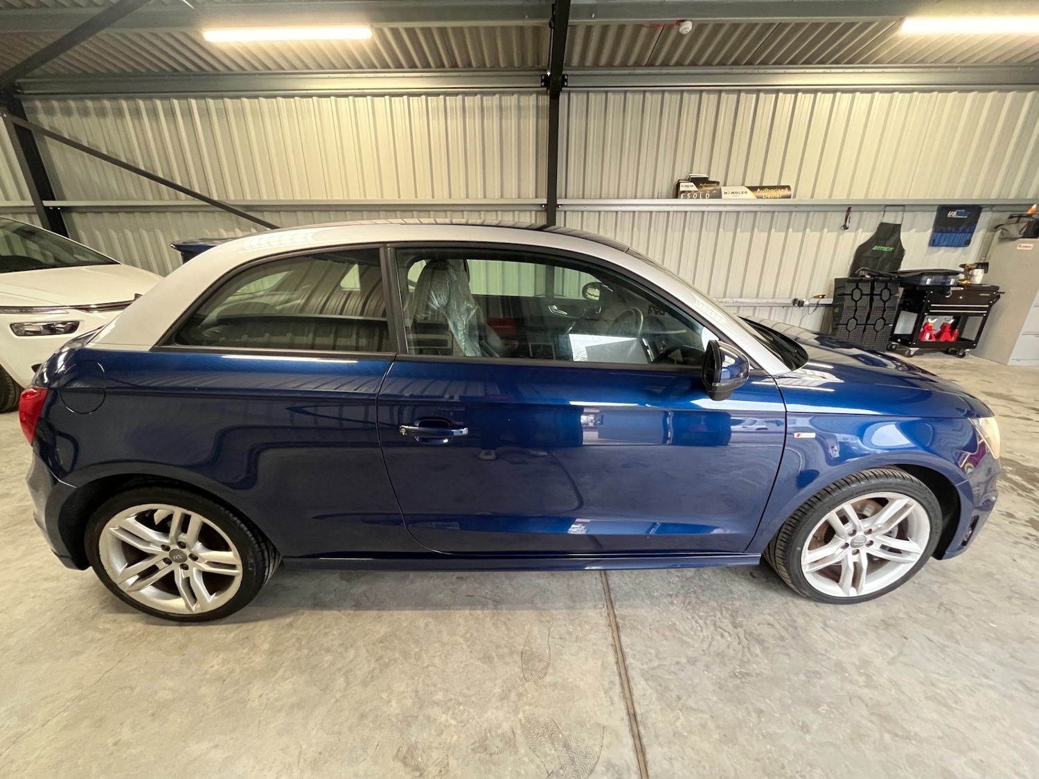Used Audi A1 2014 for sale - 76594350: Photo 2