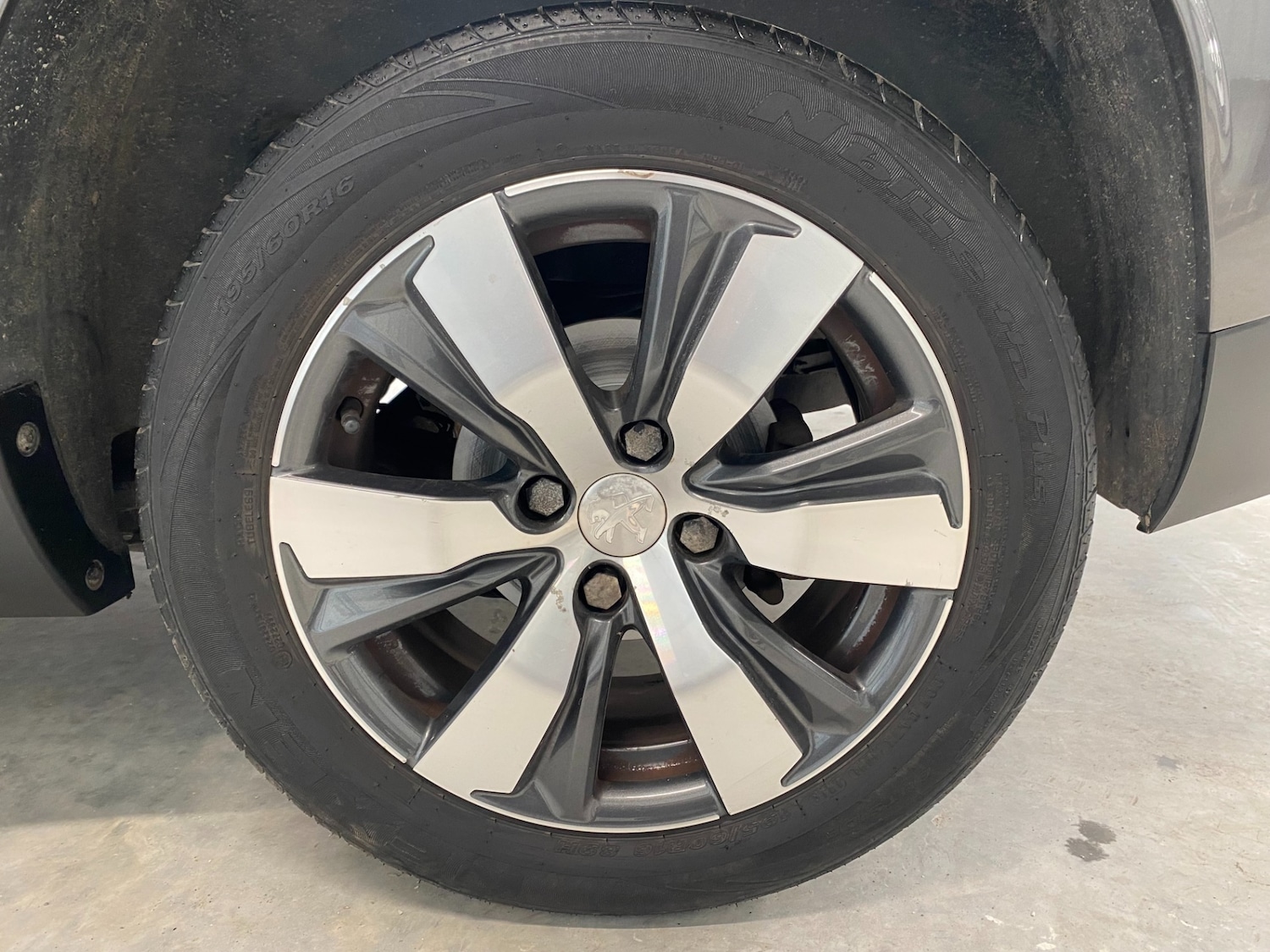 Used Peugeot 2008 2015 for sale - 76594332: Photo 12