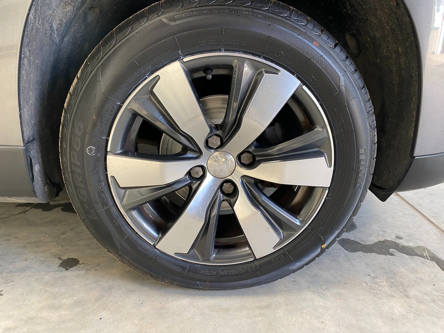 Used Peugeot 2008 2015 for sale - 76594332: Photo 14