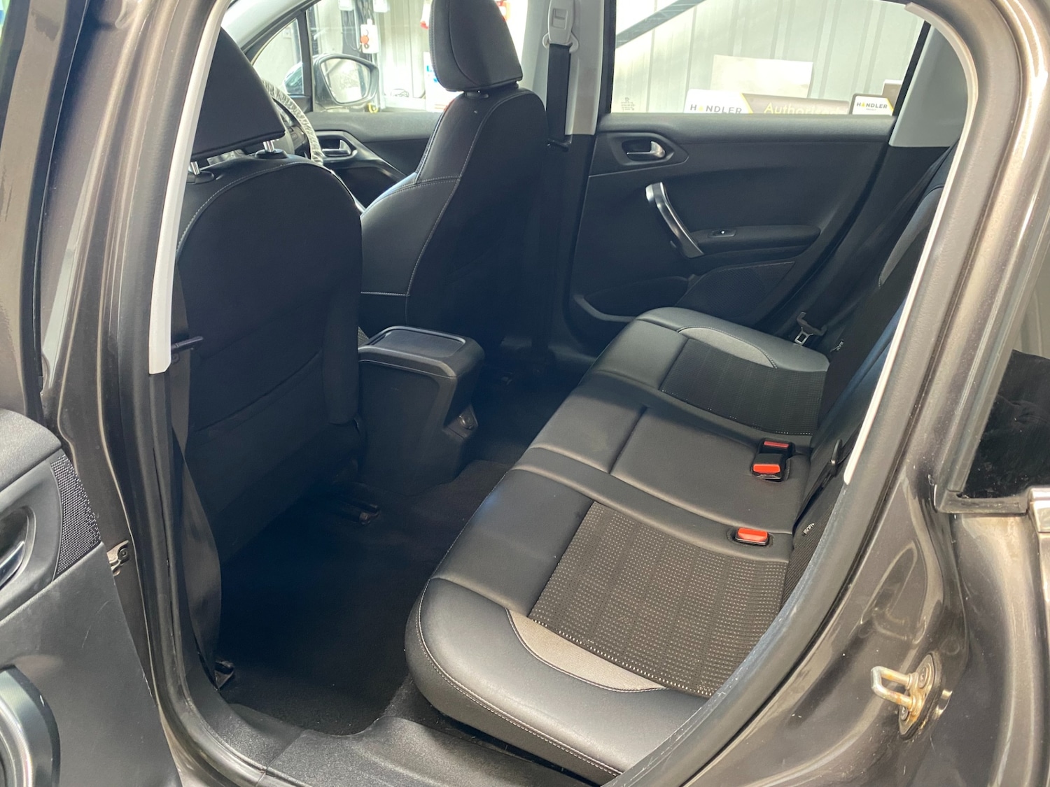 Used Peugeot 2008 2015 for sale - 76594332: Photo 19