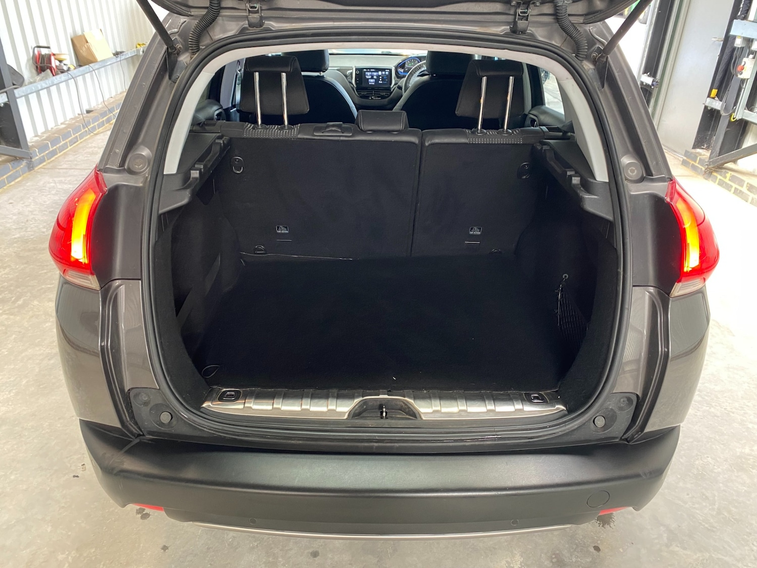 Used Peugeot 2008 2015 for sale - 76594332: Photo 6