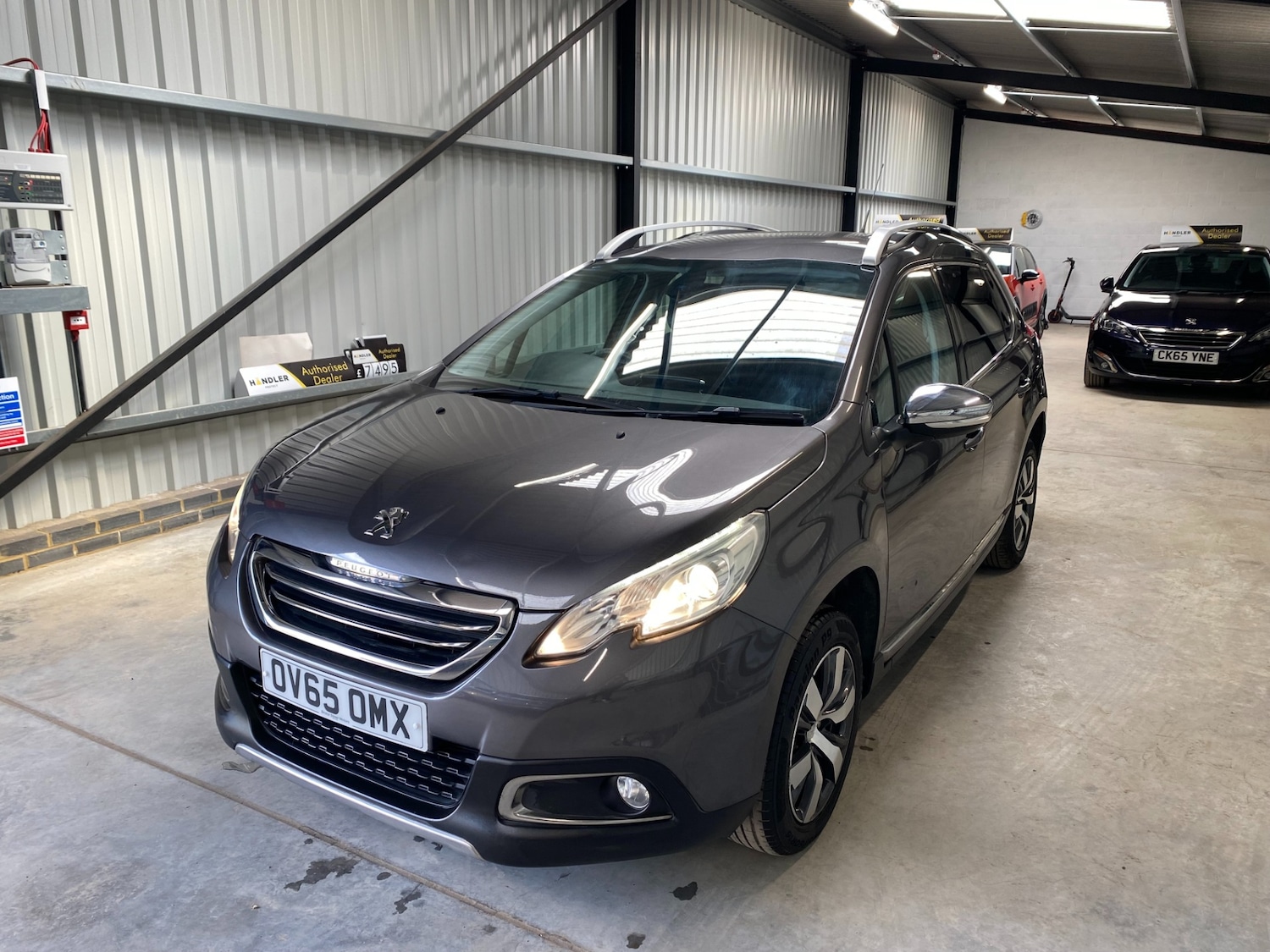 Used Peugeot 2008 2015 for sale - 76594332: Photo 9