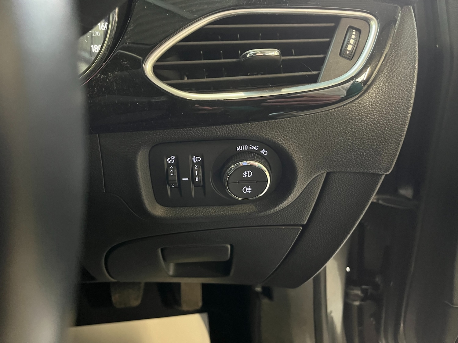 Used Vauxhall Astra 2018 for sale - 76648247: Photo 17