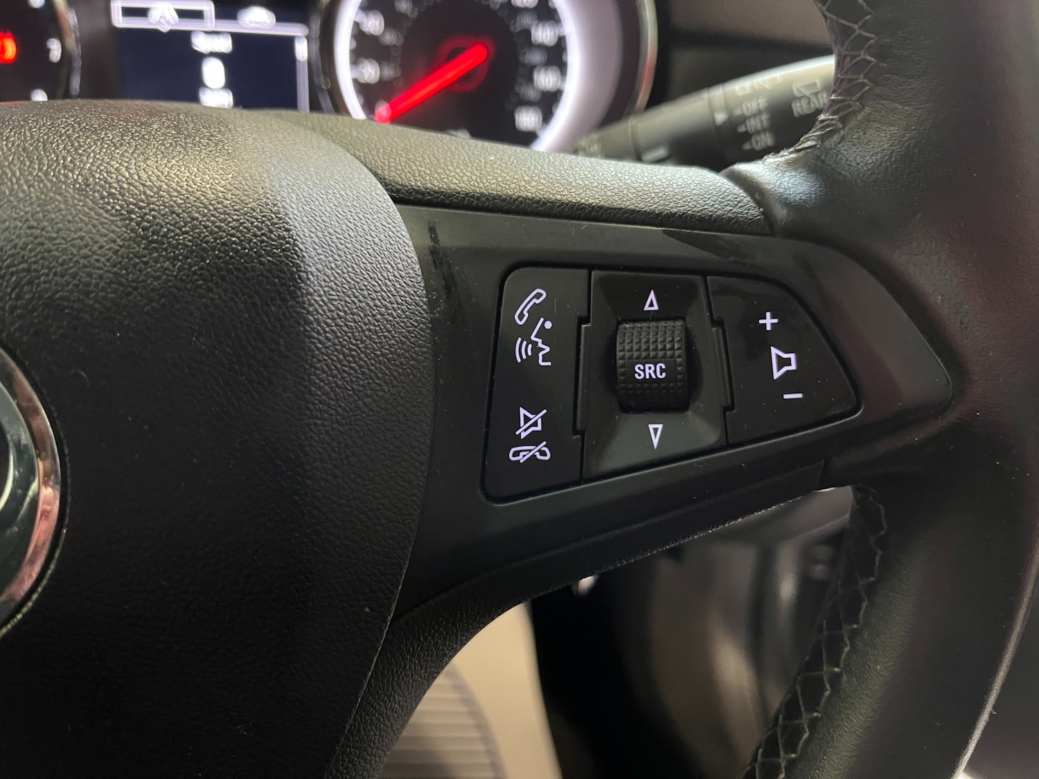 Used Vauxhall Astra 2018 for sale - 76648247: Photo 23