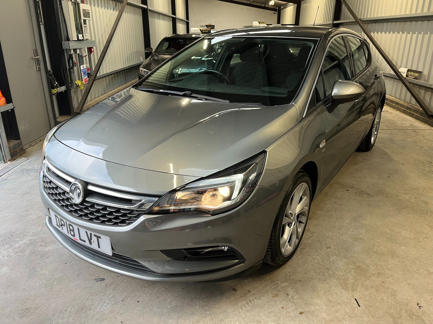Used Vauxhall Astra 2018 for sale - 76648247: Photo 8