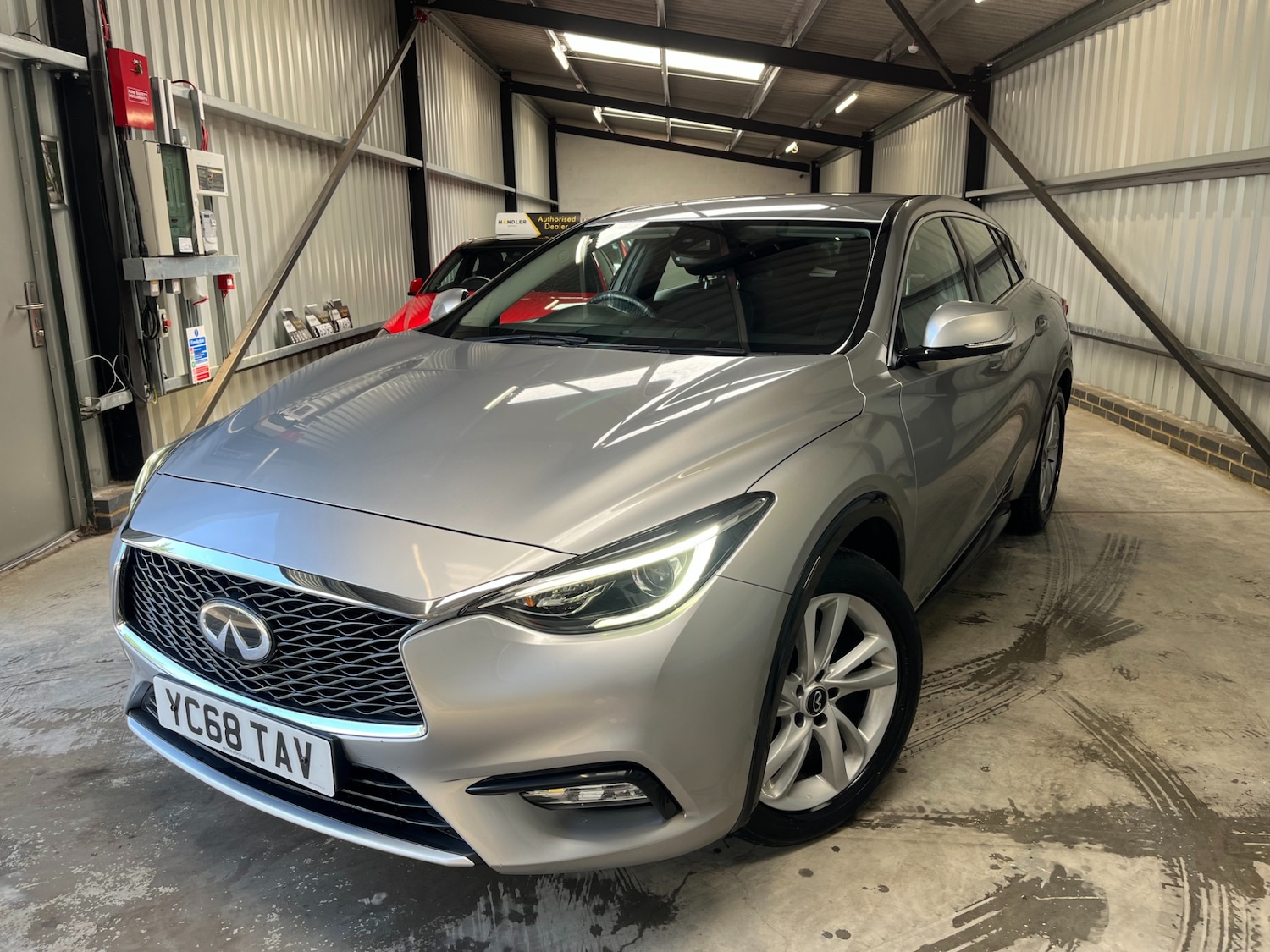 Used Infiniti Q30 2018 for sale - 76571411: Photo 1