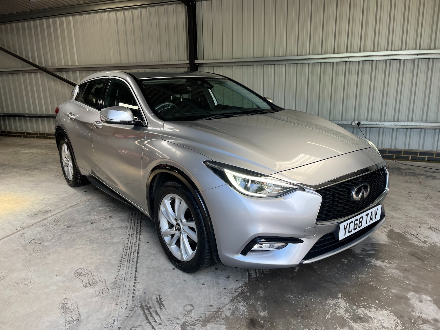 Used Infiniti Q30 2018 for sale - 76571411: Photo 2