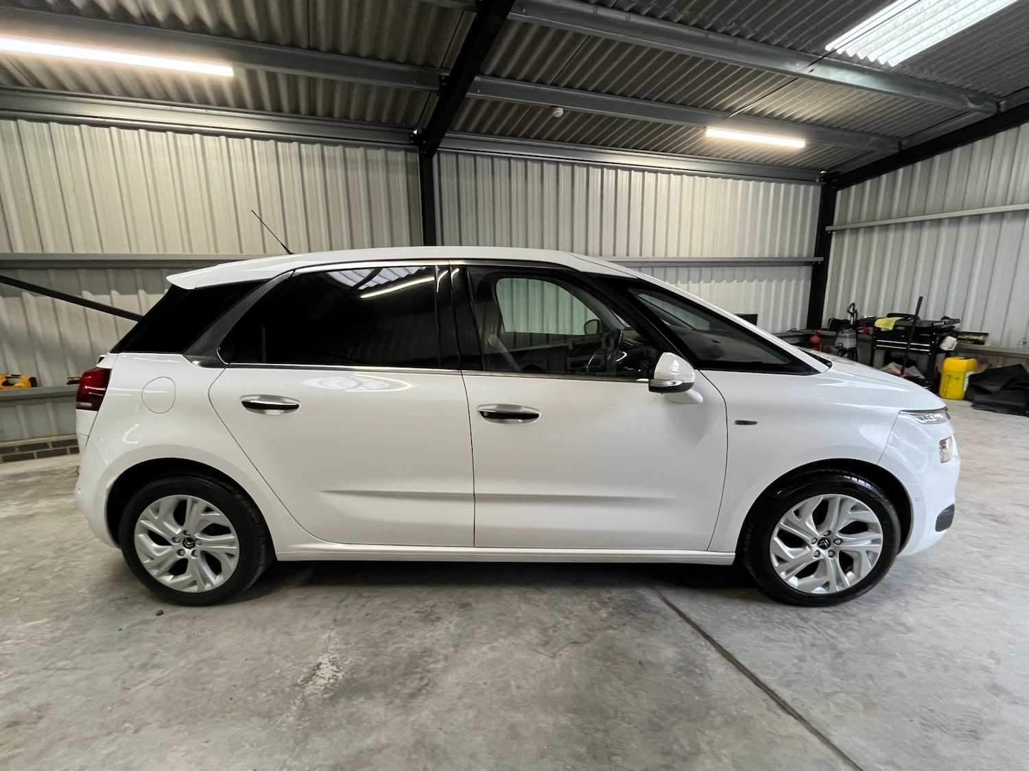 Used Citroen C4 Picasso 2015 for sale - 76571328: Photo 2