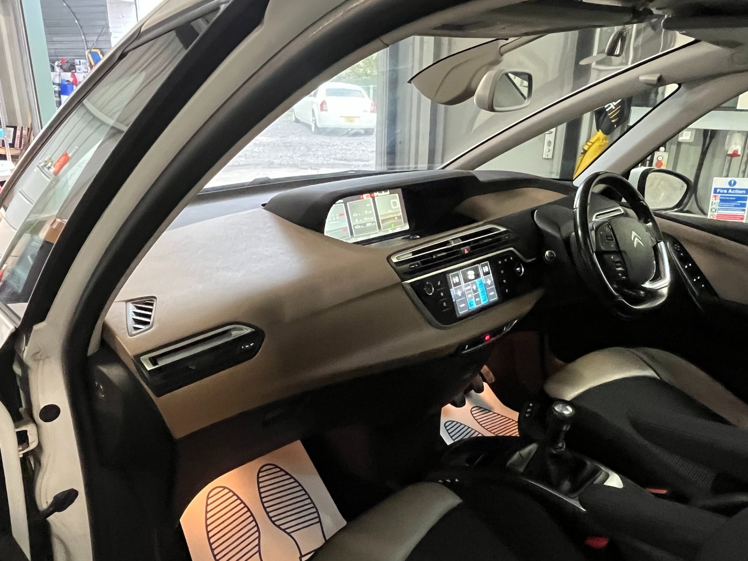 Used Citroen C4 Picasso 2015 for sale - 76571328: Photo 24