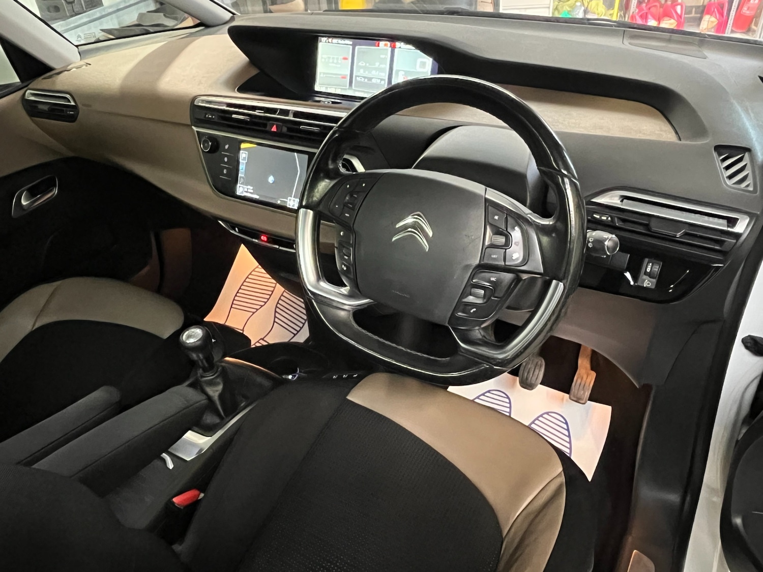 Used Citroen C4 Picasso 2015 for sale - 76571328: Photo 25