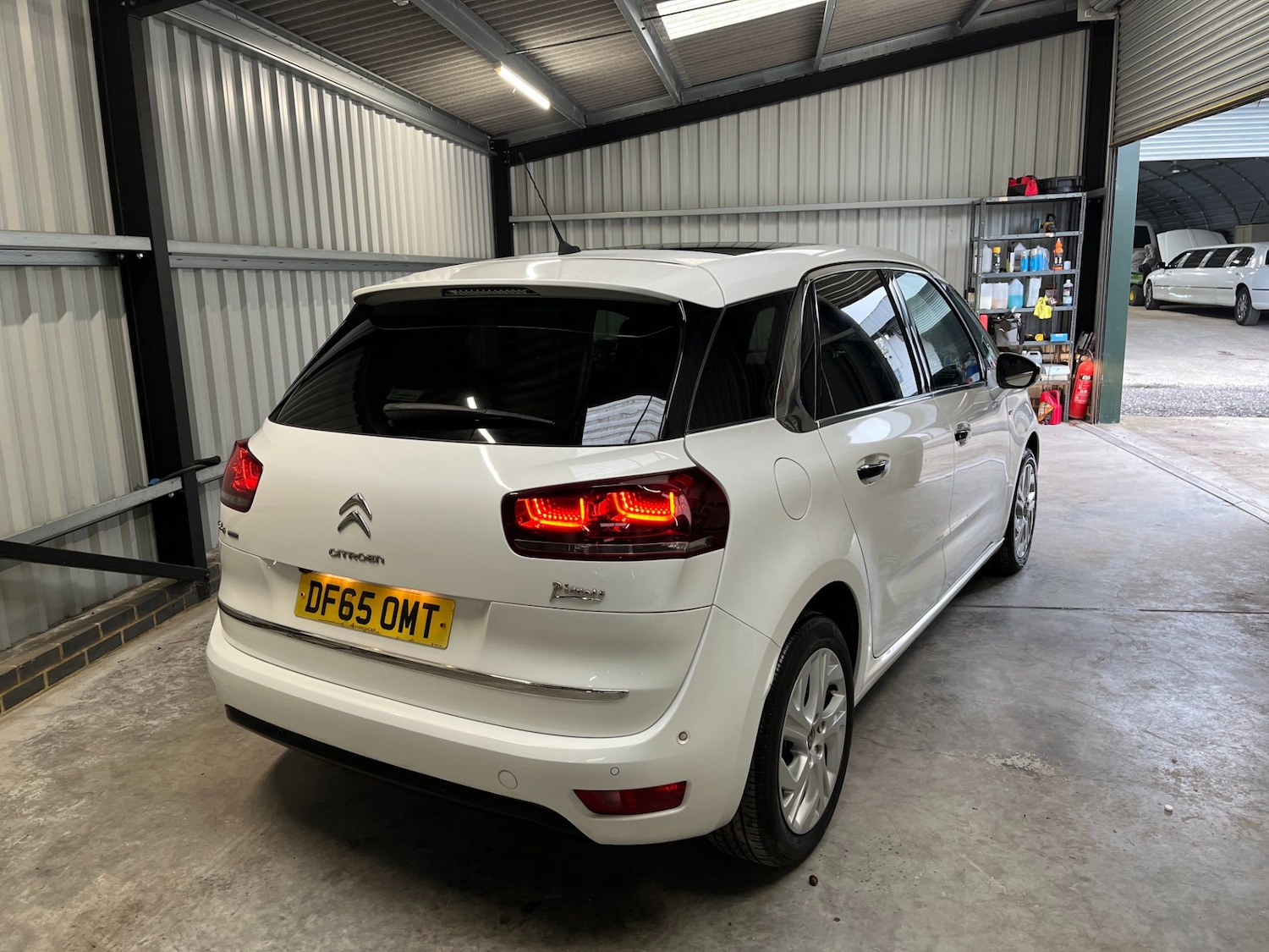 Used Citroen C4 Picasso 2015 for sale - 76571328: Photo 3