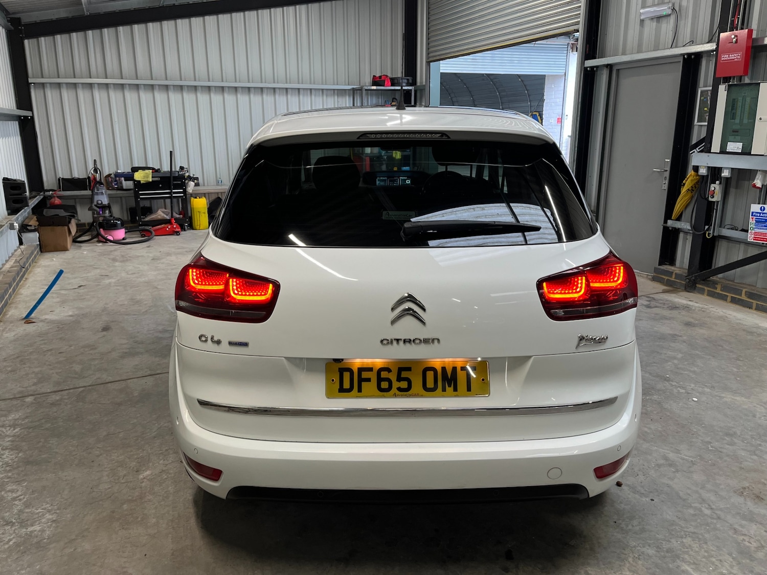 Used Citroen C4 Picasso 2015 for sale - 76571328: Photo 4