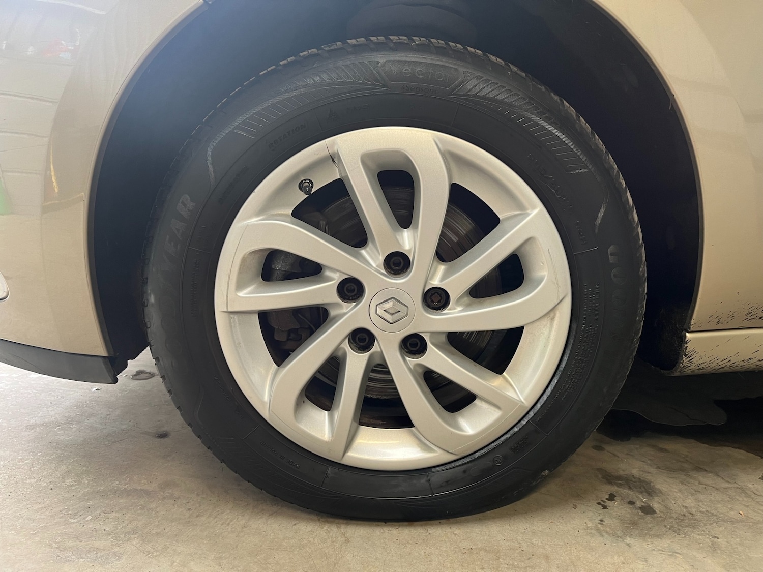 Used Renault Scenic 2015 for sale - 76571430: Photo 26