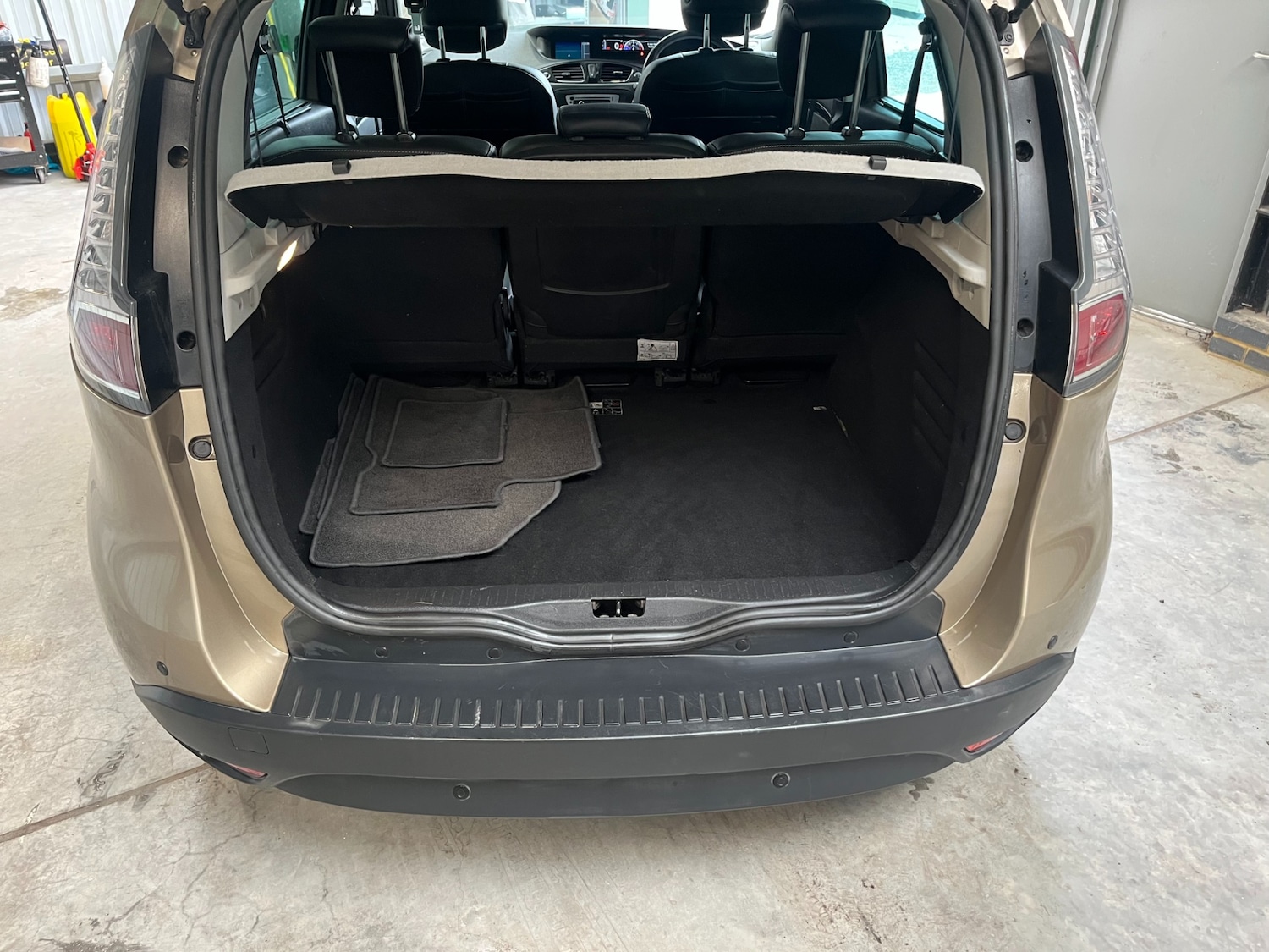 Used Renault Scenic 2015 for sale - 76571430: Photo 7