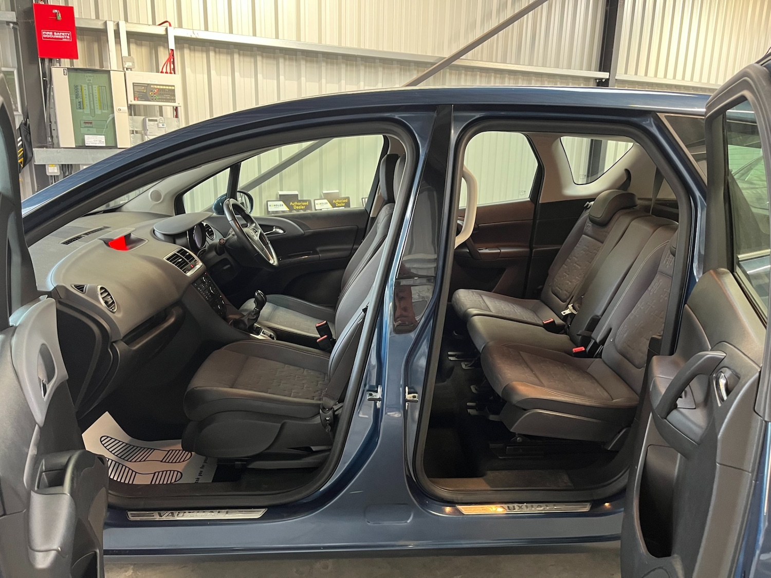 Used Vauxhall Meriva 2014 for sale - 76571391: Photo 21