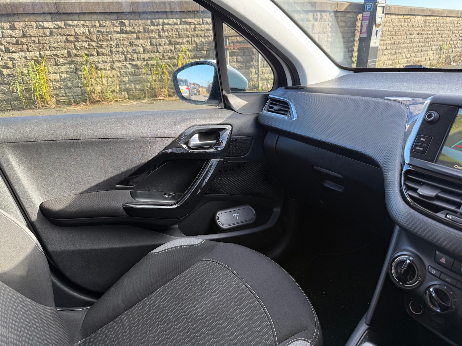 Used Peugeot 208 2016 for sale - 76596656: Photo 18