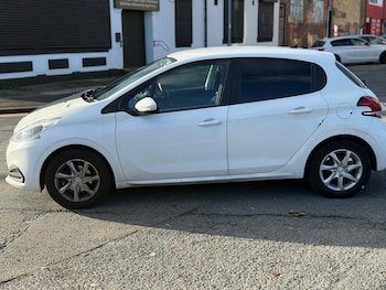 Used Peugeot 208 2016 for sale - 76596656: Photo