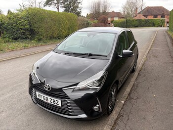 Used Toyota Yaris 2019 for sale - 78421380: Photo
