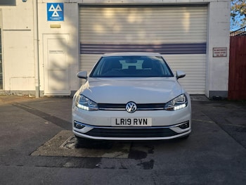 Used Volkswagen Golf 2019 for sale - 76522054: Photo